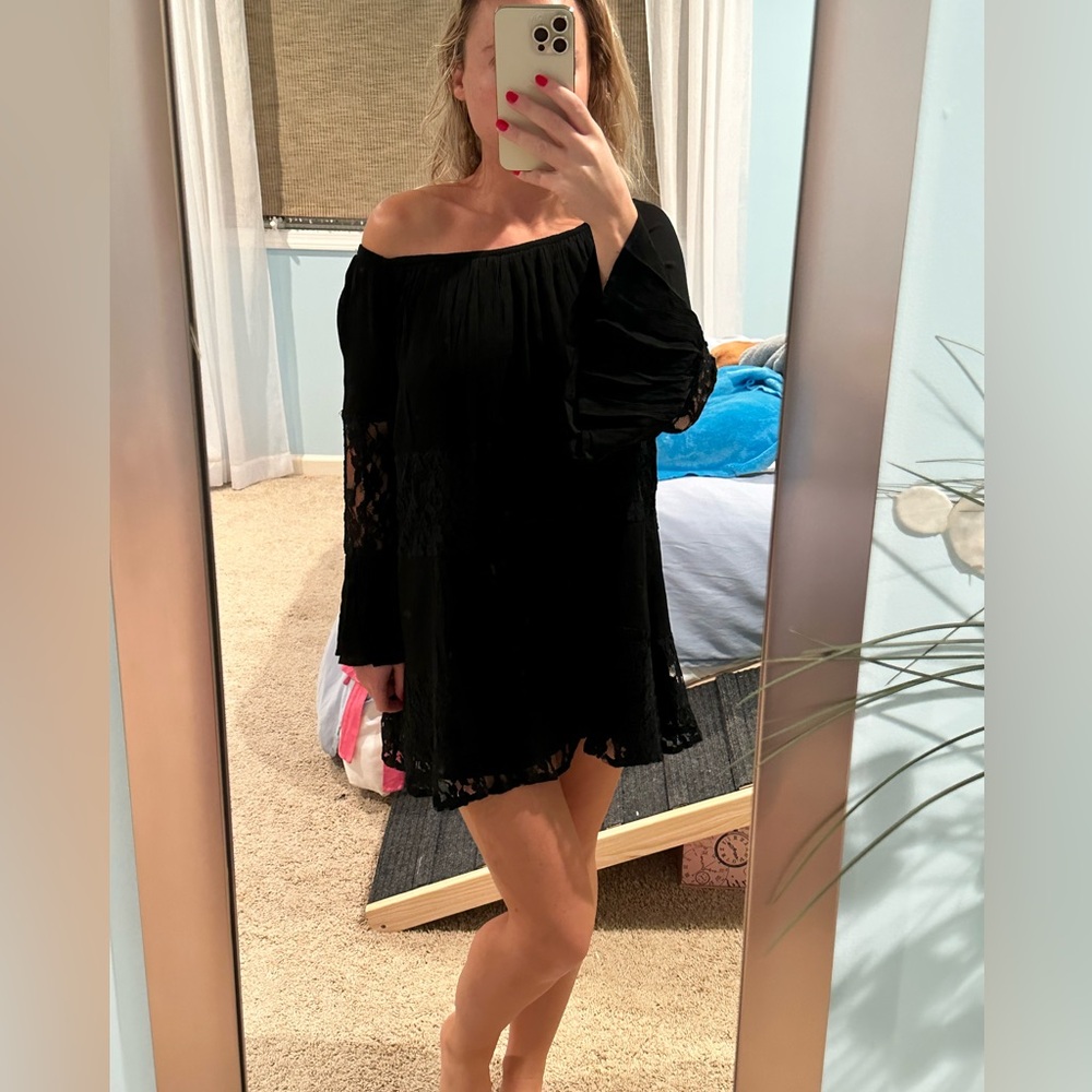Francesca's Collections Black Long Sleeve Dress